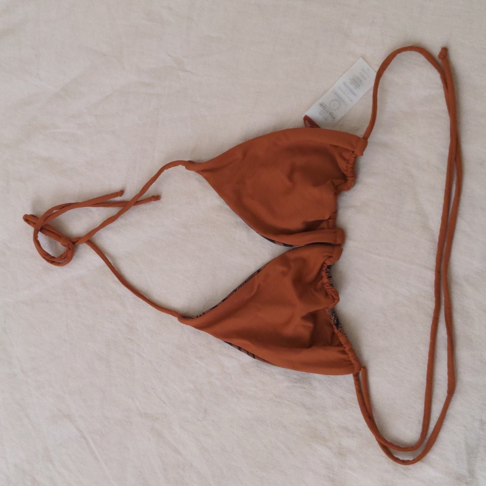 COPY - Reversible triangle swim too by Good American